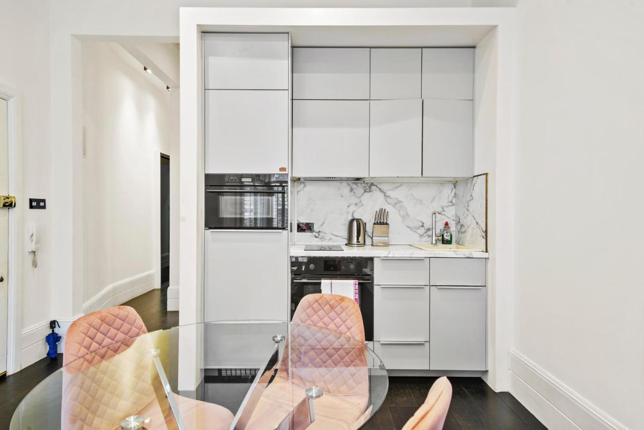 1 & 2 Bed Cosy Apartments Next To Earls Court Free Wifi London Exterior photo