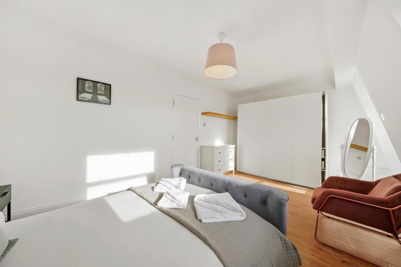 1 & 2 Bed Cosy Apartments Next To Earls Court Free Wifi London Exterior photo