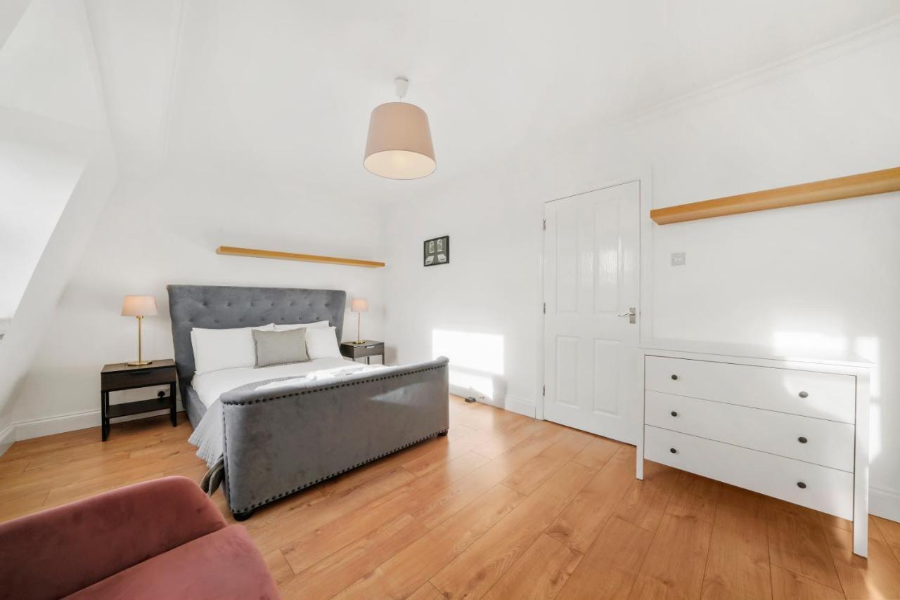 1 & 2 Bed Cosy Apartments Next To Earls Court Free Wifi London Exterior photo