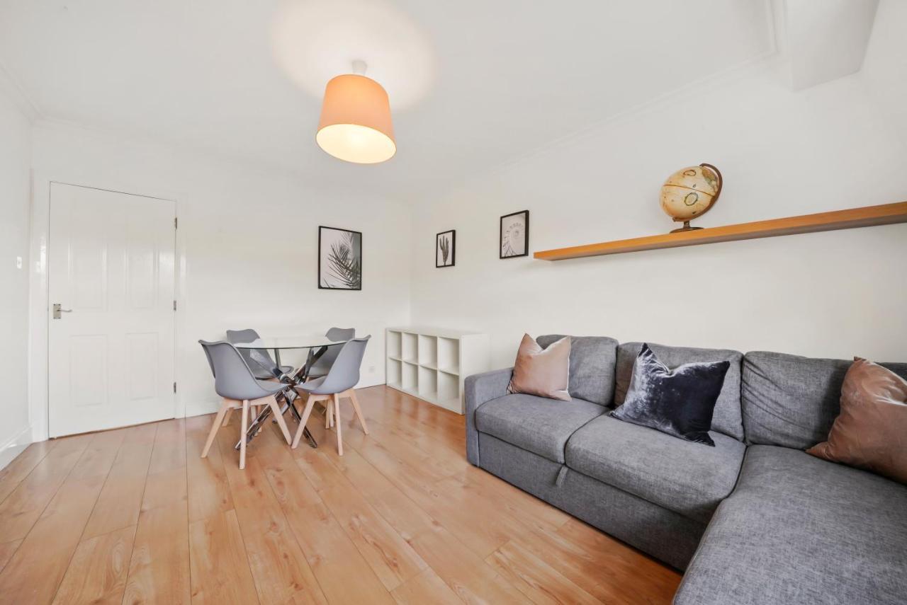 1 & 2 Bed Cosy Apartments Next To Earls Court Free Wifi London Exterior photo